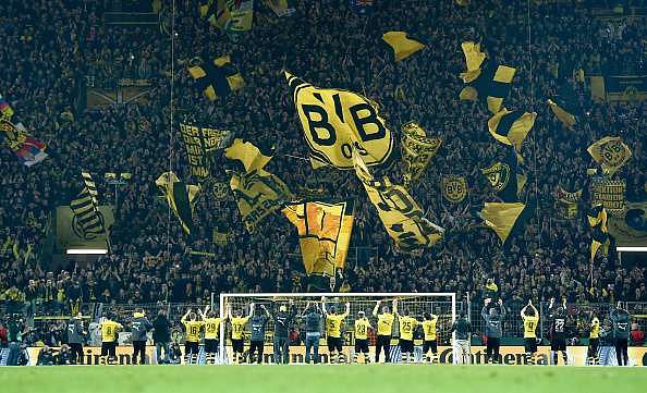 10 football teams with the best fans in the world